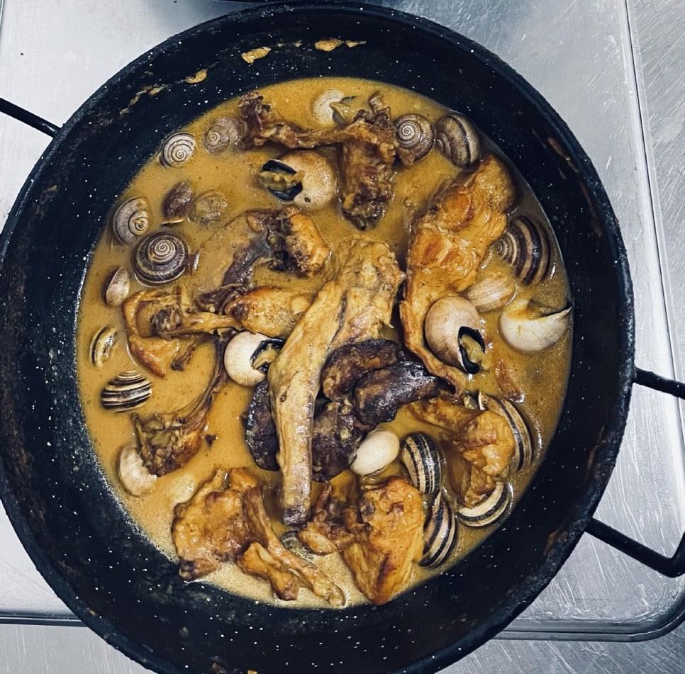 Conejo con caracoles 2 y pollo con langostinos 2
