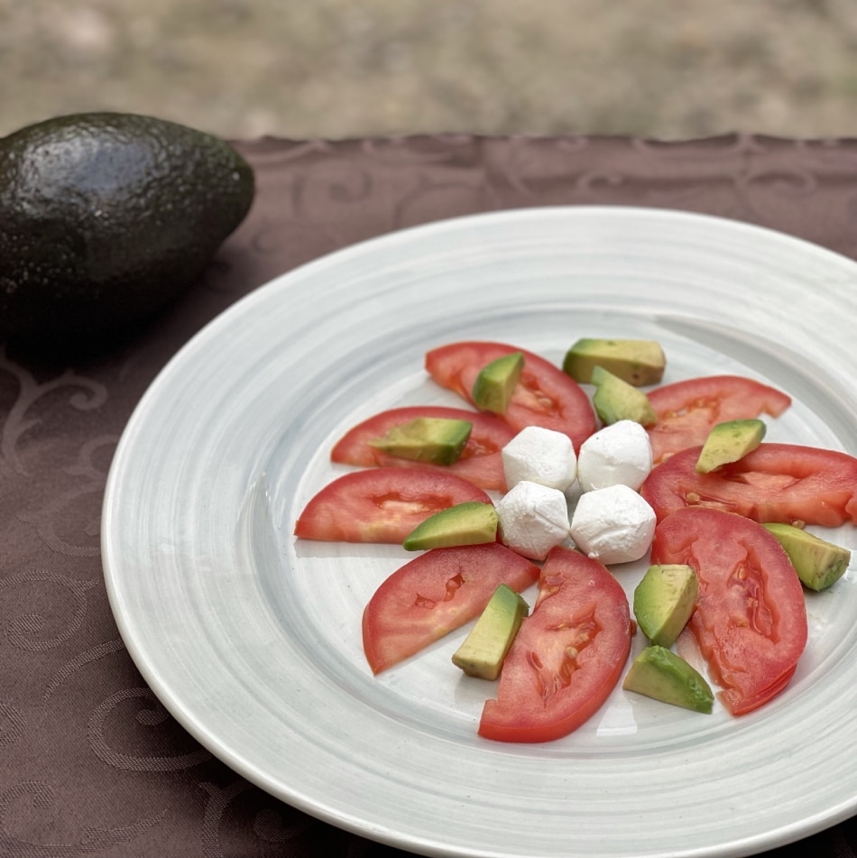 Ensalada tomate y aguacate 3