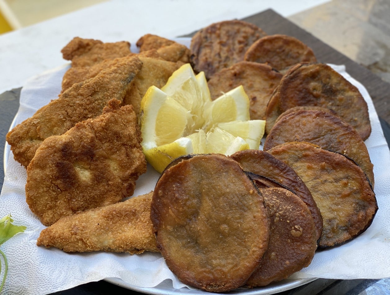 Merluza rebozada con berenjena rebozada 2