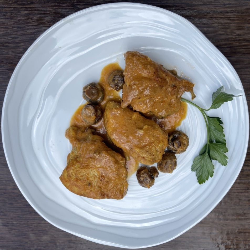 Pollo en salsa con champinones 1