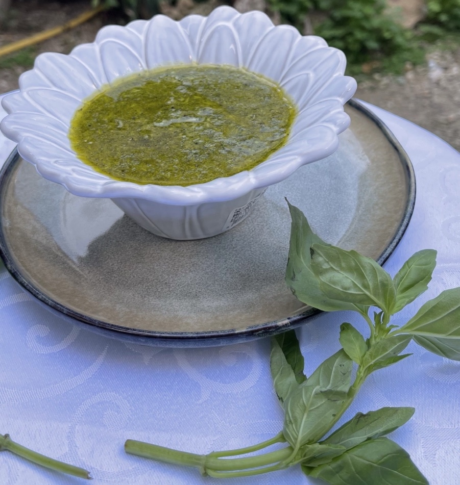 Salsa Pesto Verde de Albahaca (Elaboración Propia)