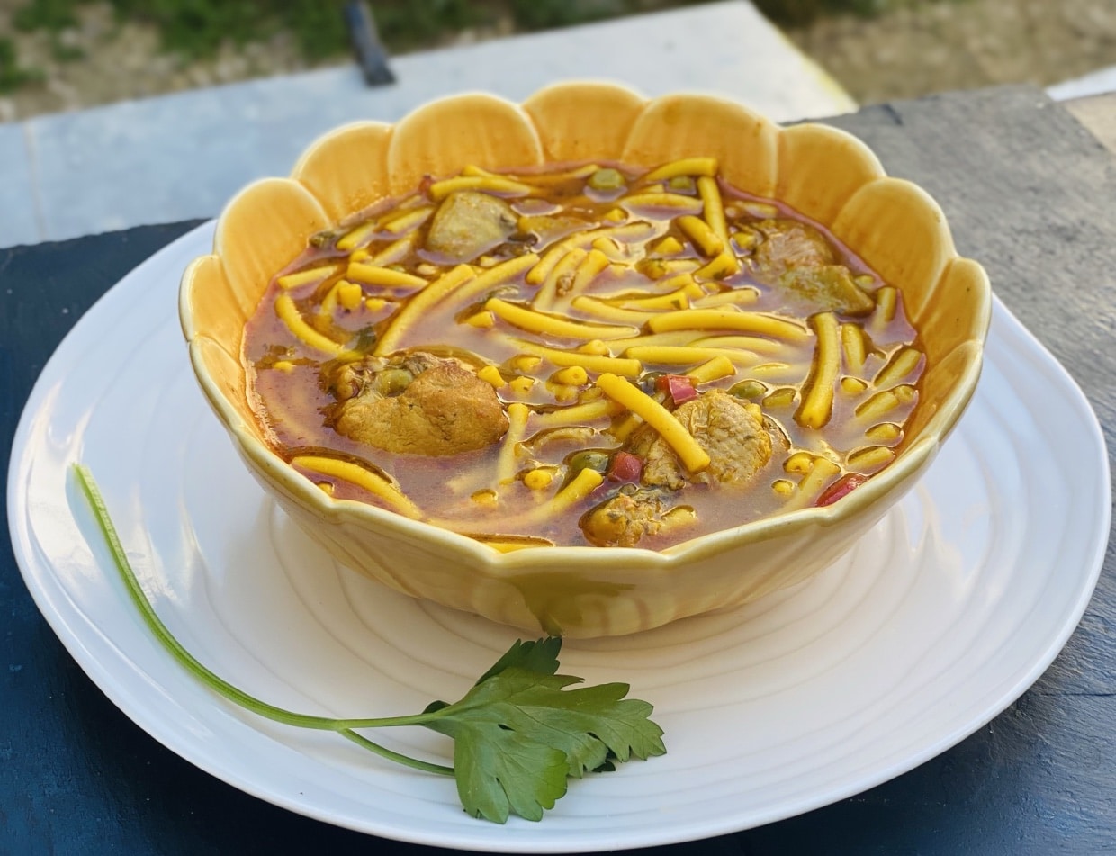 Sopa de fideos caldosos con carne 2