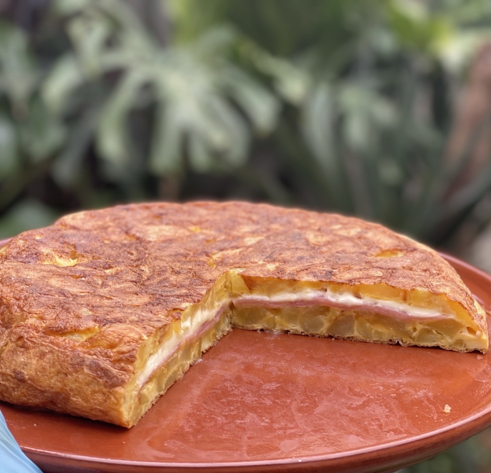 Tortilla rellena de jamon york y queso 3
