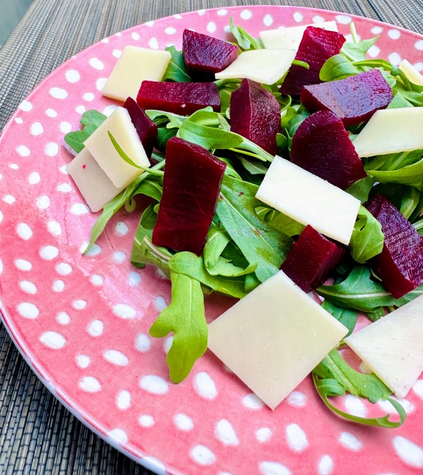 Ensalada de rúcula, remolacha y queso edam 5