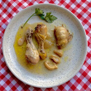 Jamoncitos de Pollo al Ajillo