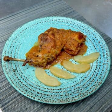 Conejo con salsa de pera 0